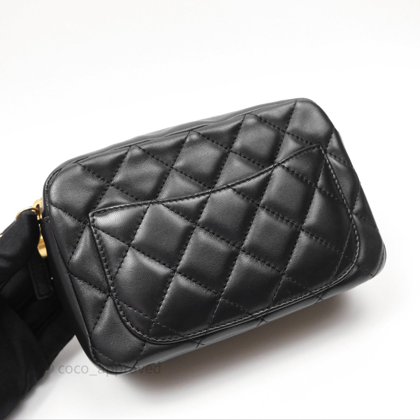 Chanel Quilted CC Pearl Crush Camera Case Black Lambskin Gold Hardware