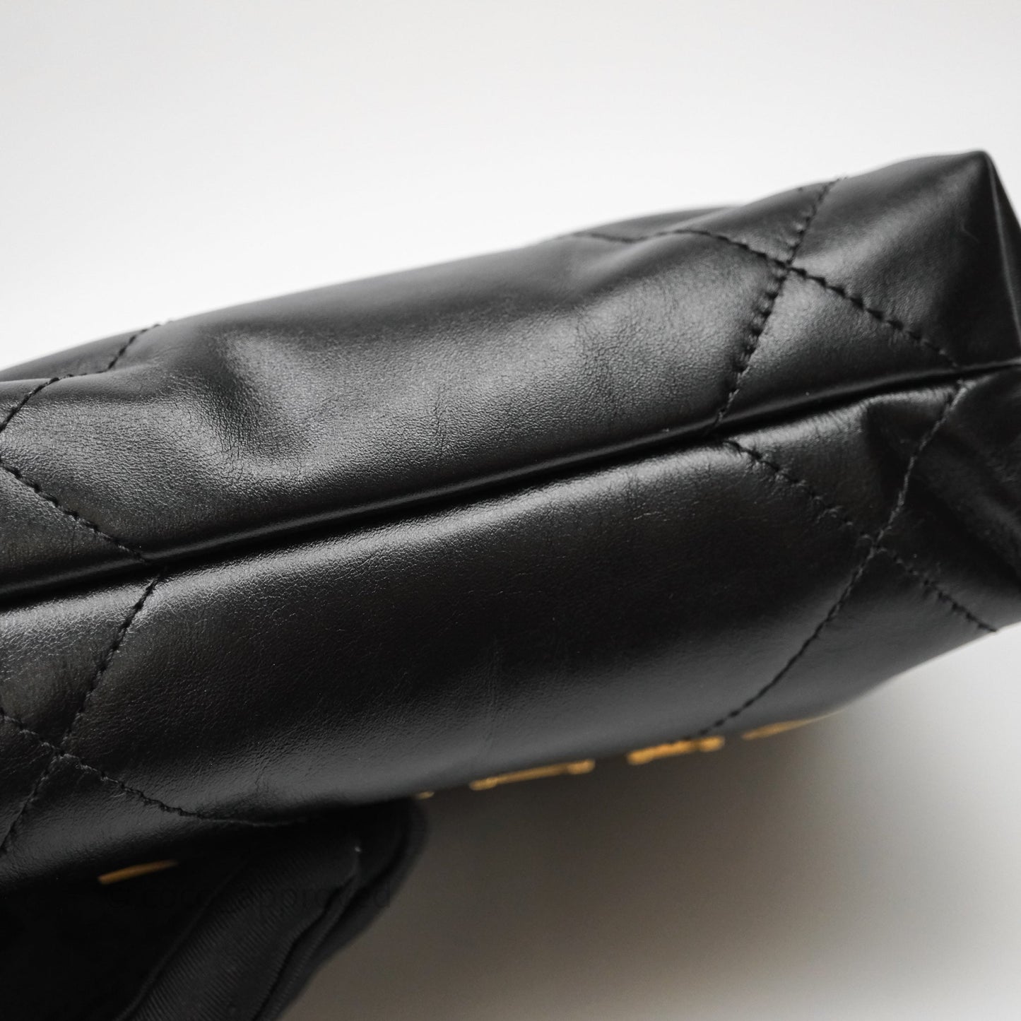 Chanel 22 Mini Bag Black Shiny Crumpled Calfskin Aged Gold Hardware