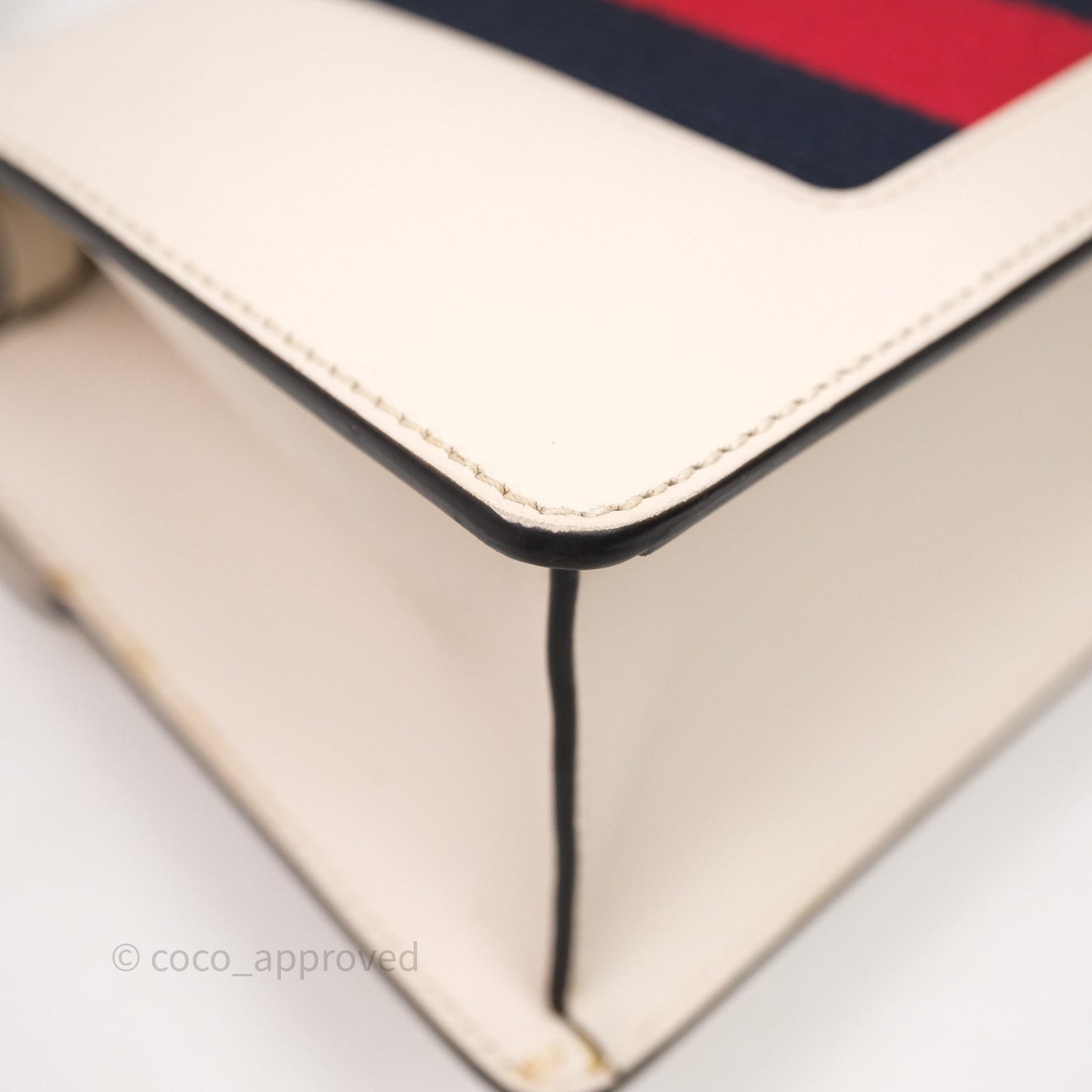 Gucci Mini Sylvie Top Handle White Calfskin Shoulder Bag⁣ ⁣⁣⁣⁣⁣⁣⁣⁣⁣⁣⁣⁣⁣⁣⁣⁣With Strap