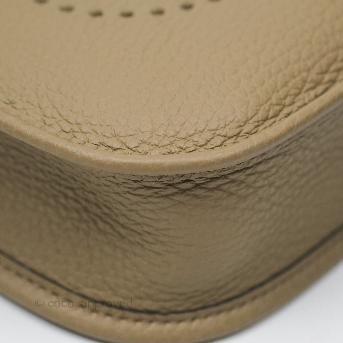 Hermès Mini Evelyne 16 Beige Marfa 8Q Clemence Gold Hardware