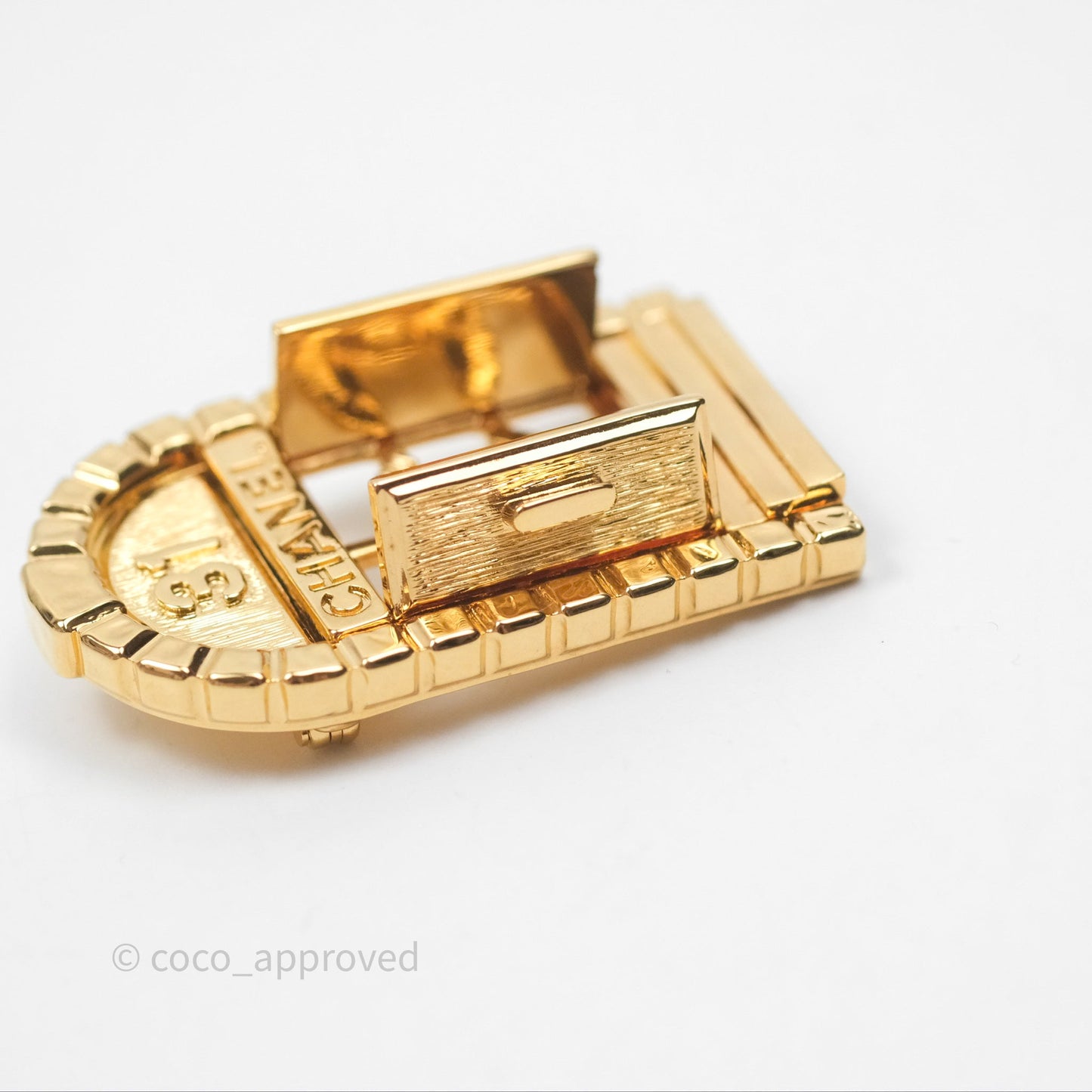 Chanel 31 Rue Cambon Door Brooch Gold Tone 22A