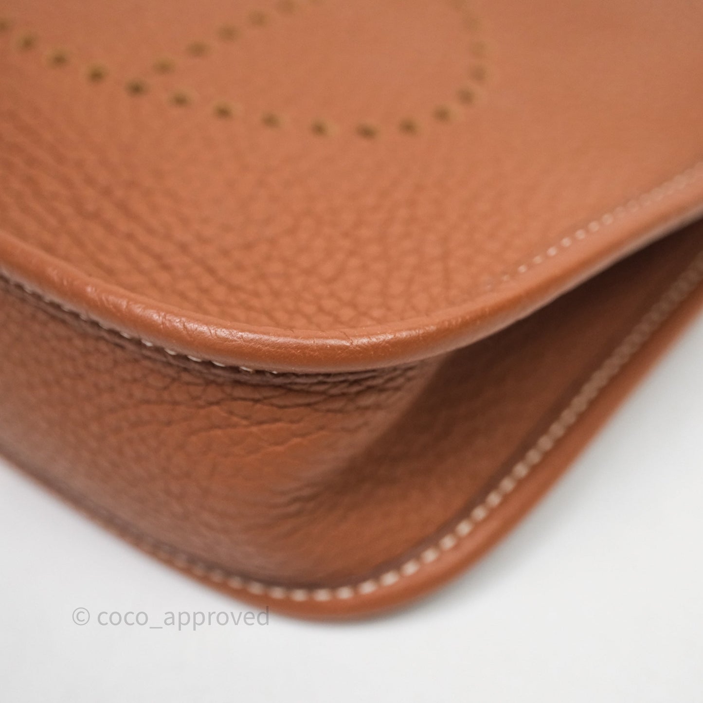 Hermès Mini Evelyne 16 Gold Clemence Gold Hardware