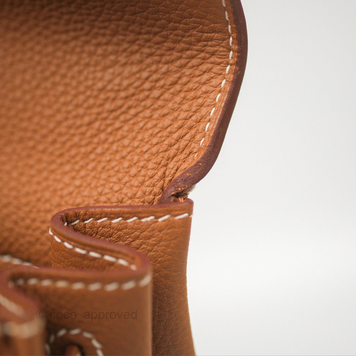 Hermès Retourne Kelly 28 Gold Togo Gold Hardware