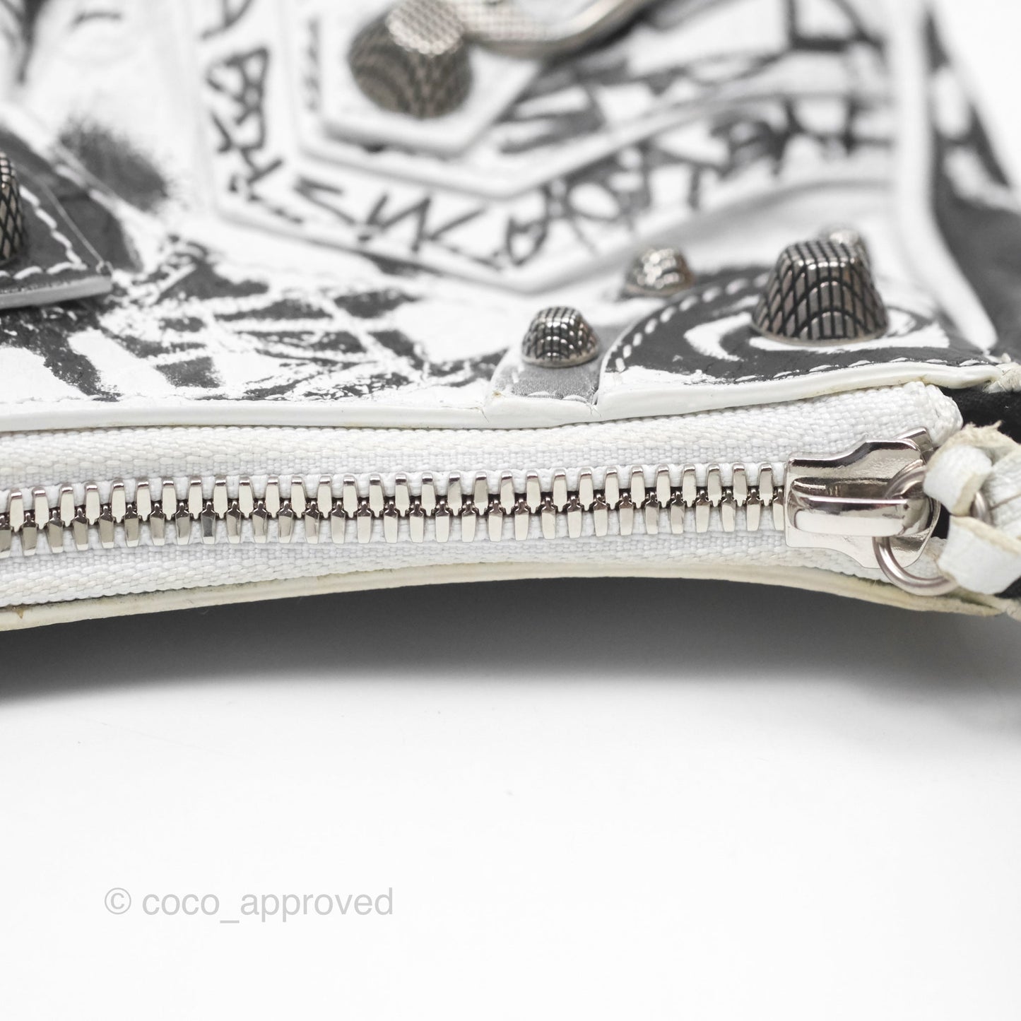 Balenciaga XS Graffiti Le Cagole Shoulder Bag White Black