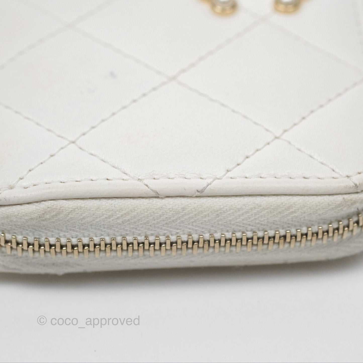 Chanel Pearl CC Zipped Coin Purse White Lambskin Gold Hardware