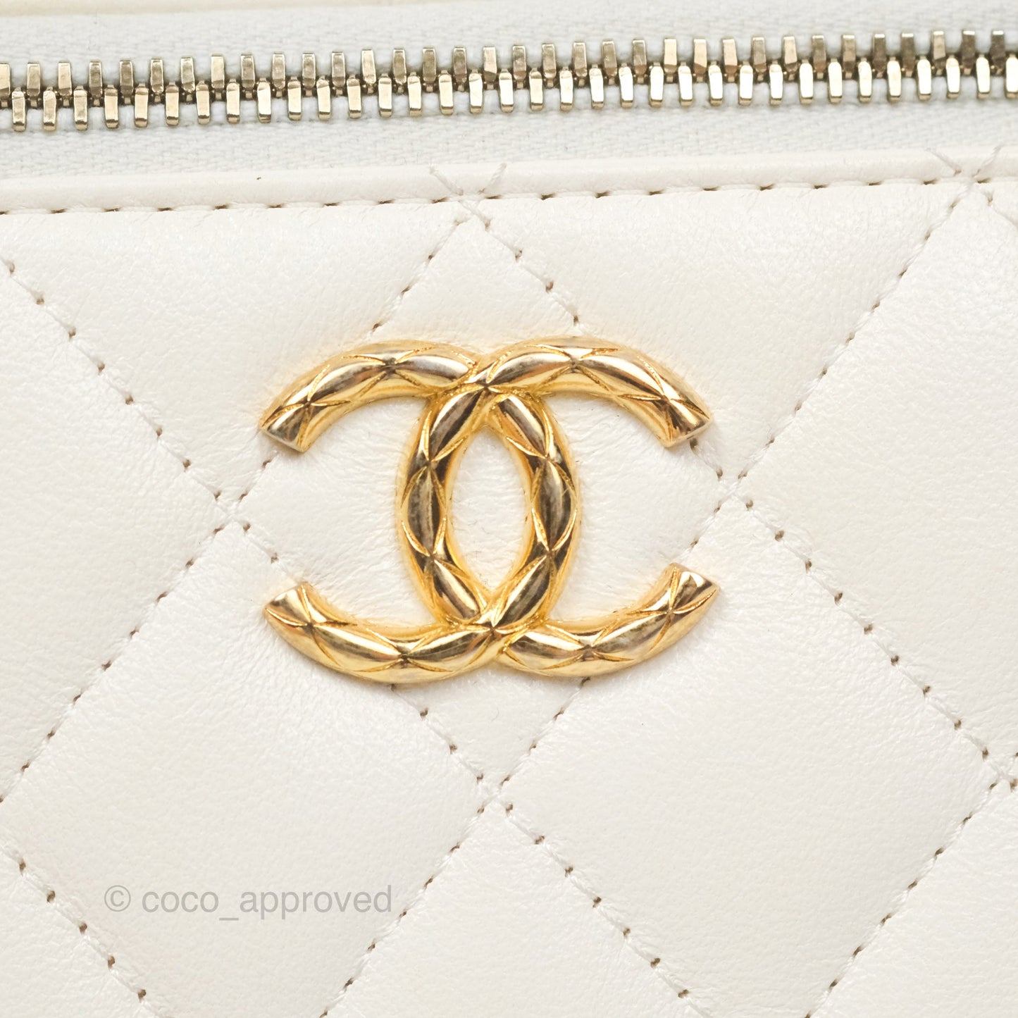 Chanel Vanity with Double Chain White Shiny Lambskin 23C