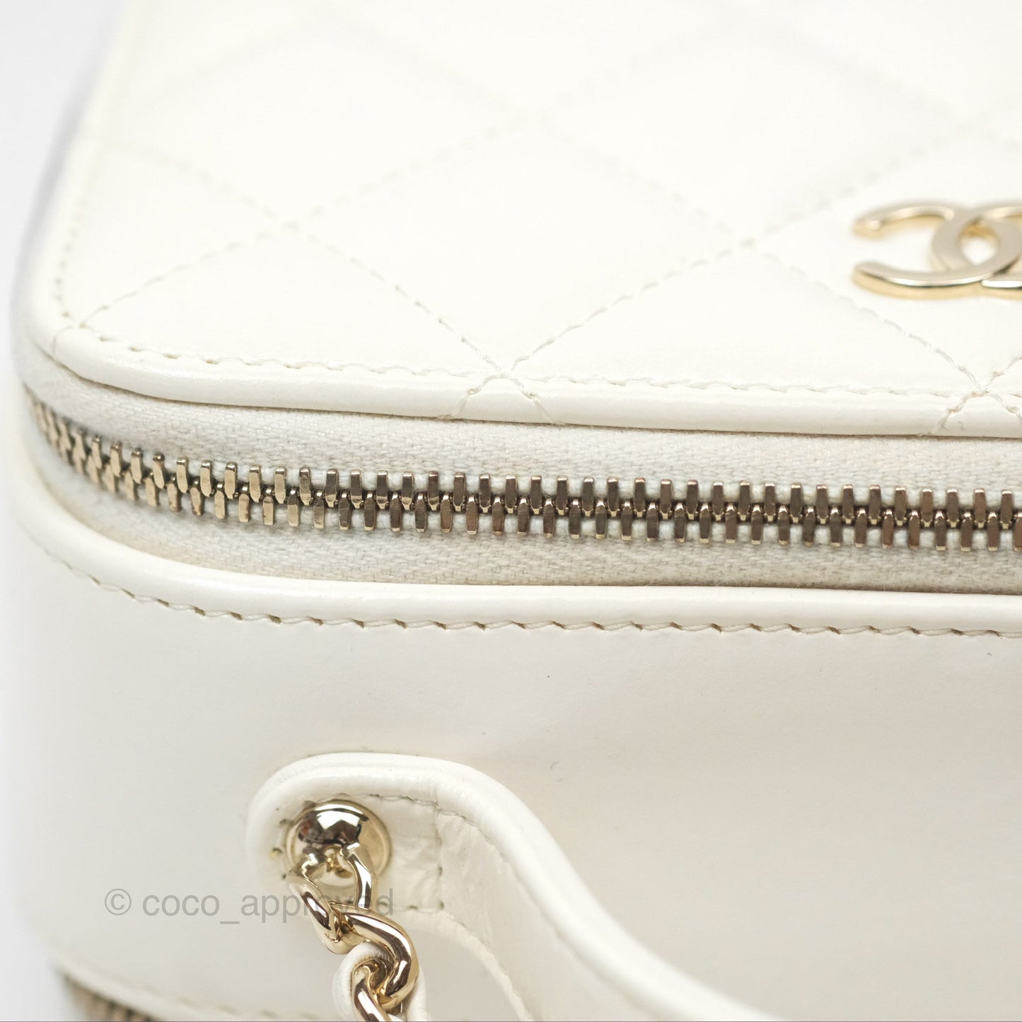 Chanel Top Handle Quilted Vanity Case White Shiny Lambskin Good Hardware