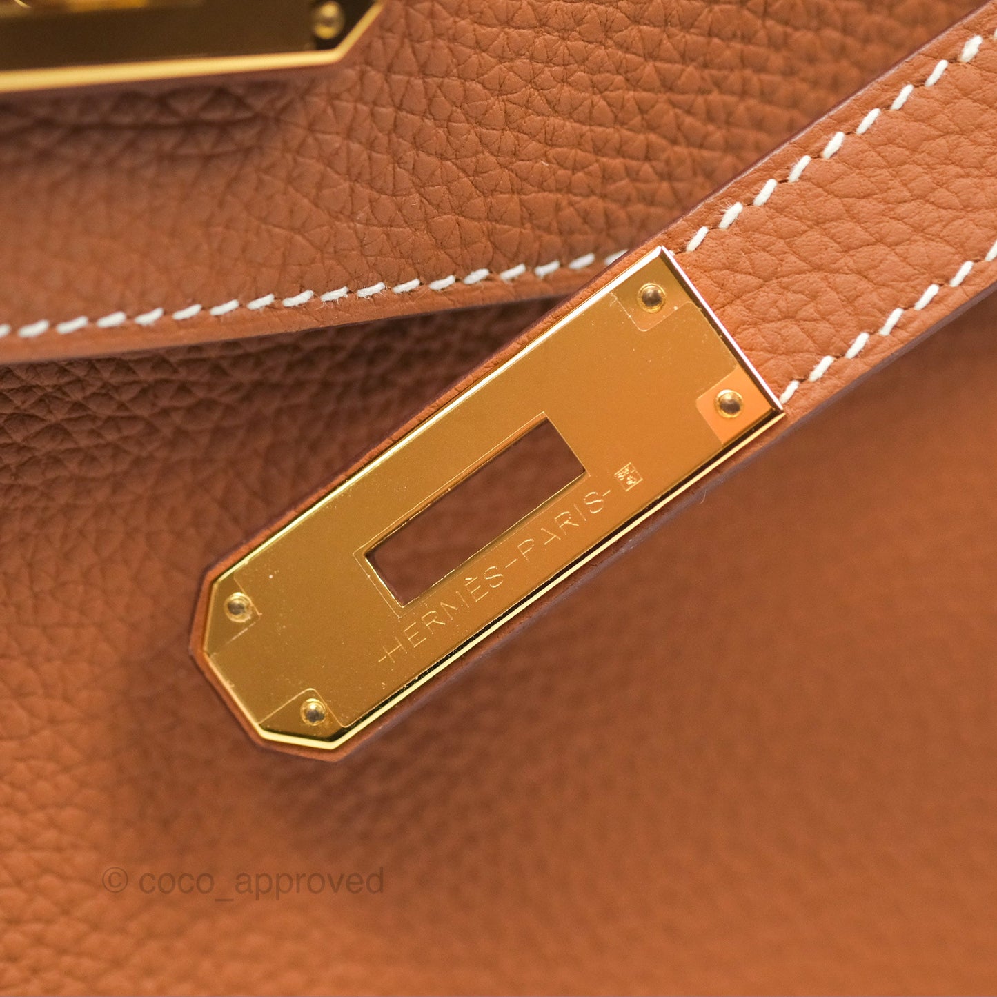 Hermès Kelly 28 Retourne Gold Togo Gold Hardware