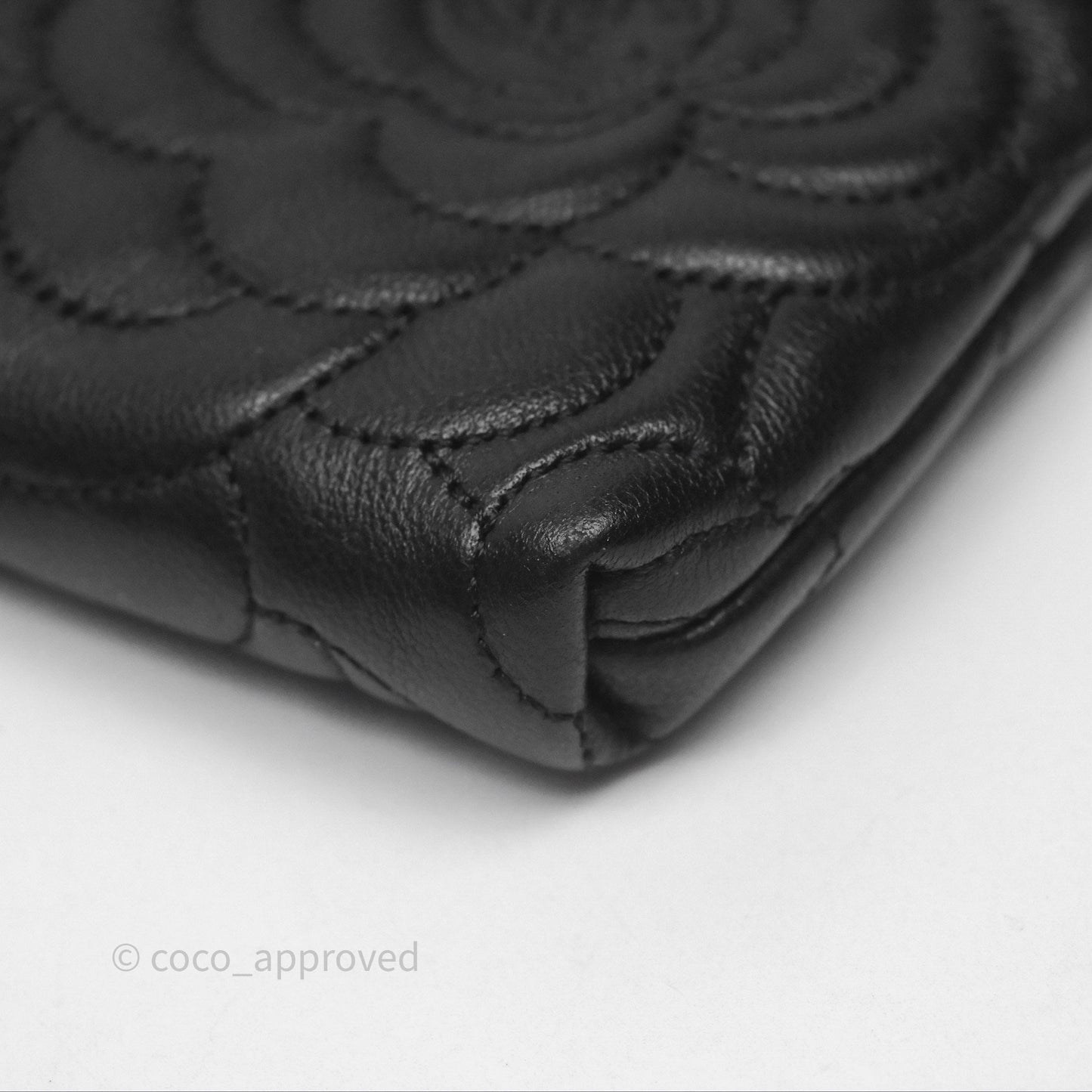Chanel Camellia Pochette Clutch Black Lambskin Gold Hardware