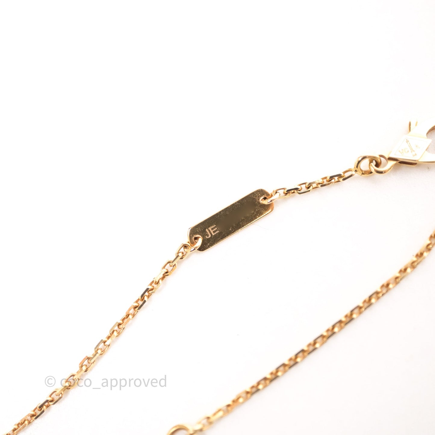 Van Cleef & Arpels Vintage Alhambra Pendant White Mother-of-pearl Yellow Gold
