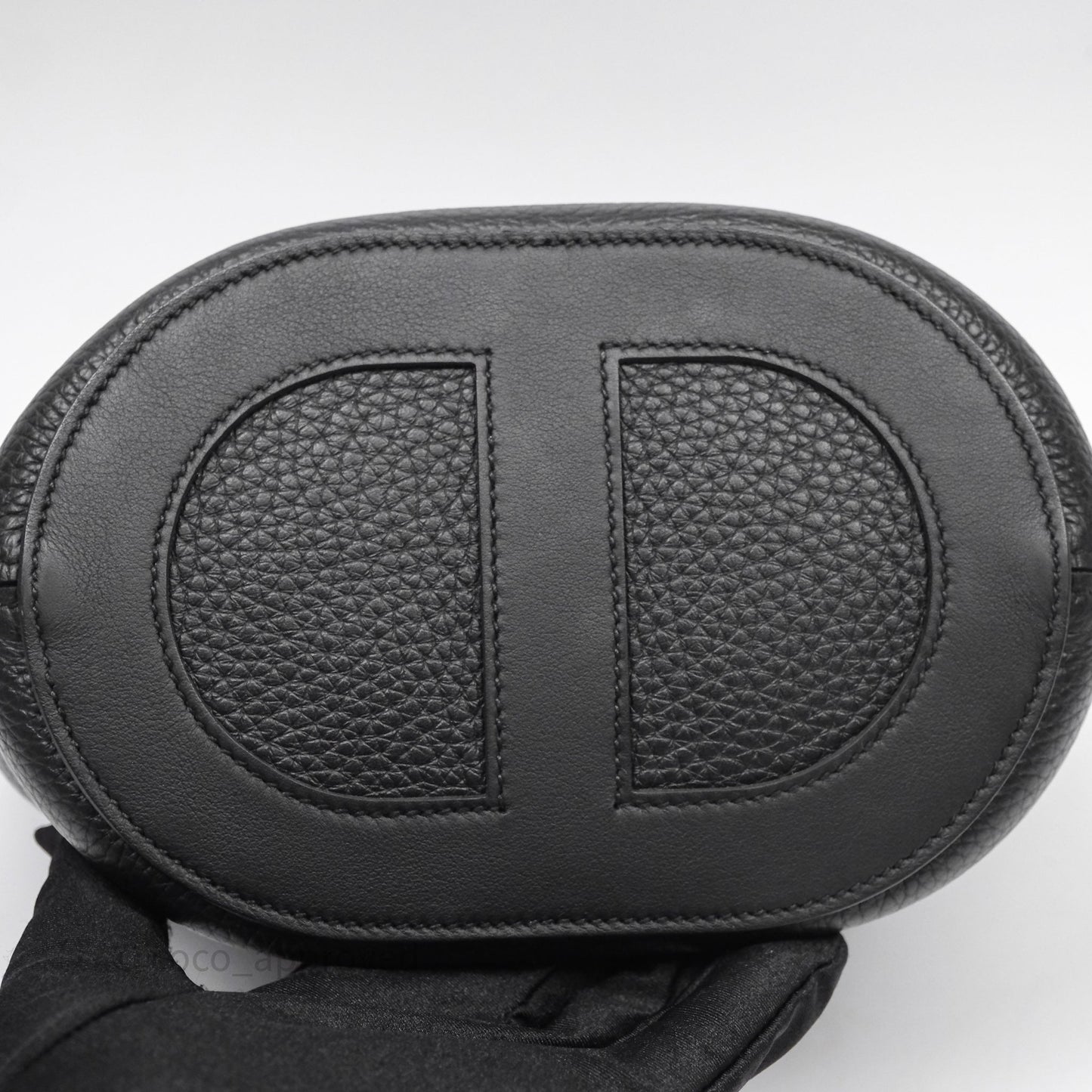 Hermes In-The-Loop 18 Black Noir 89 Clemence Palladium Hardware