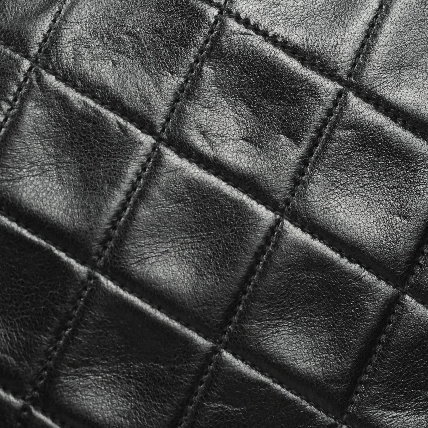 Chanel Black Quilted Lambskin Medium Vintage Classic Diana Flap Bag
