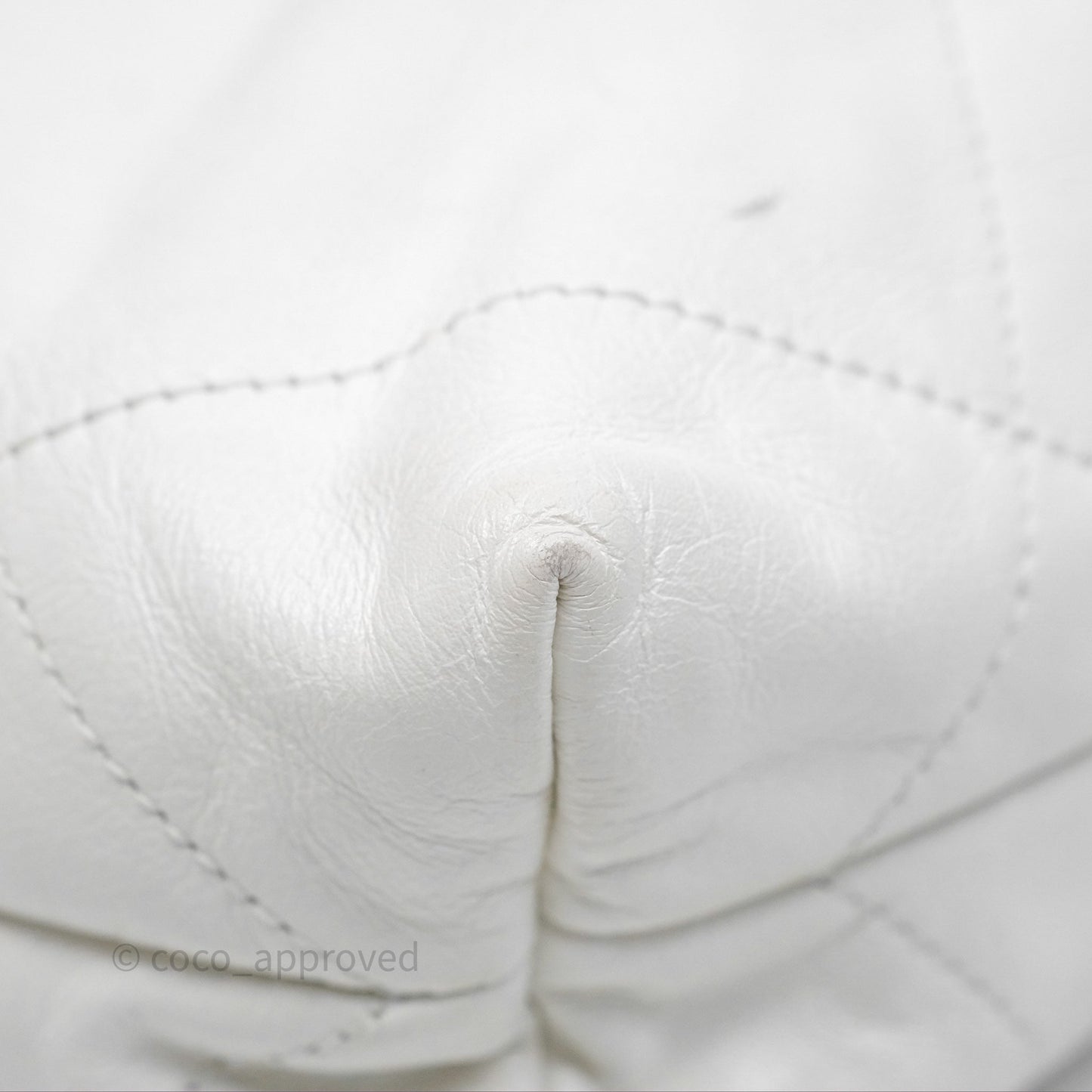 Chanel 22 Small White Shiny Calfskin Aged Gold Hardware