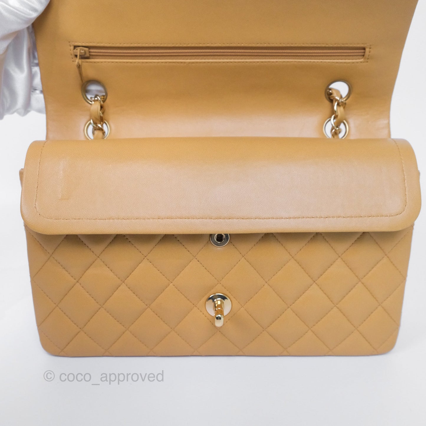 Chanel Classic M/L Medium Flap Quilted Beige Lambskin 24K Gold Hardware