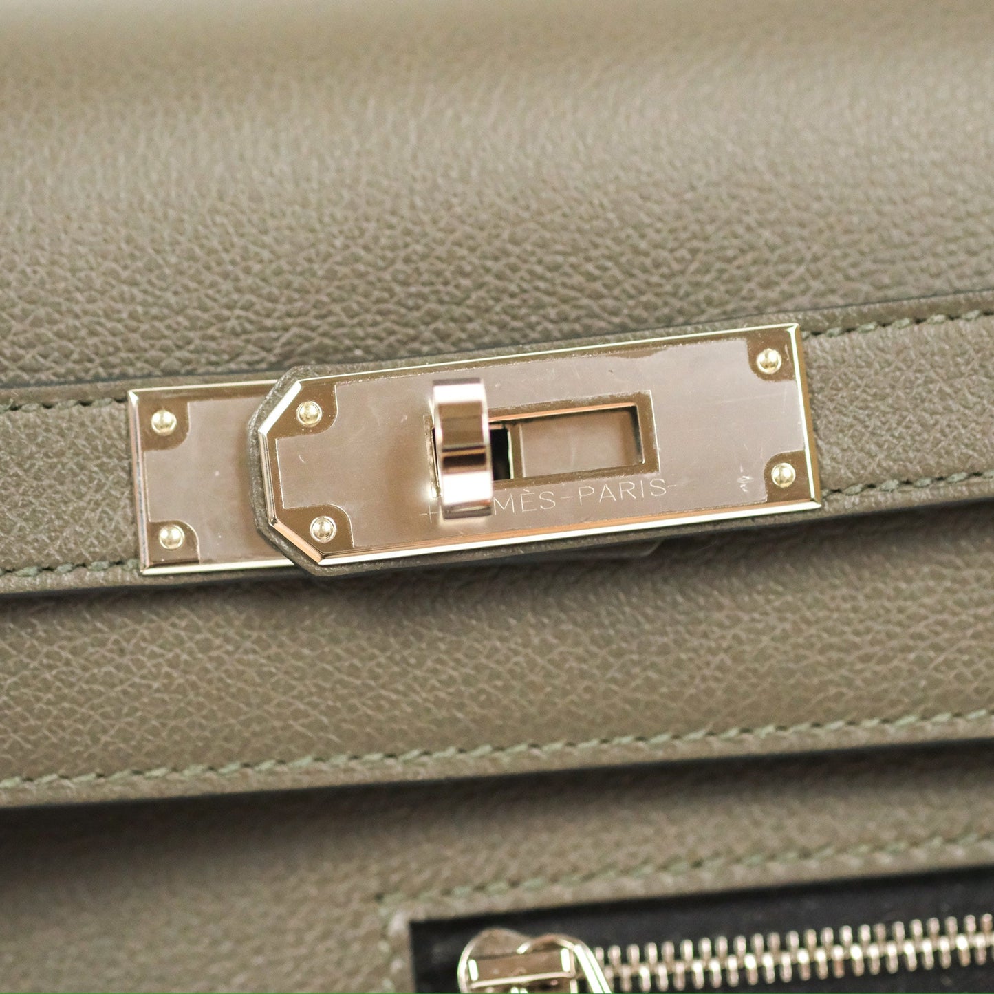 Hermès Kelly Depeches 25 Pouch Vert-De-Gris / Noir / Fauve Evercolor Evergrain & Barenia Calfskin