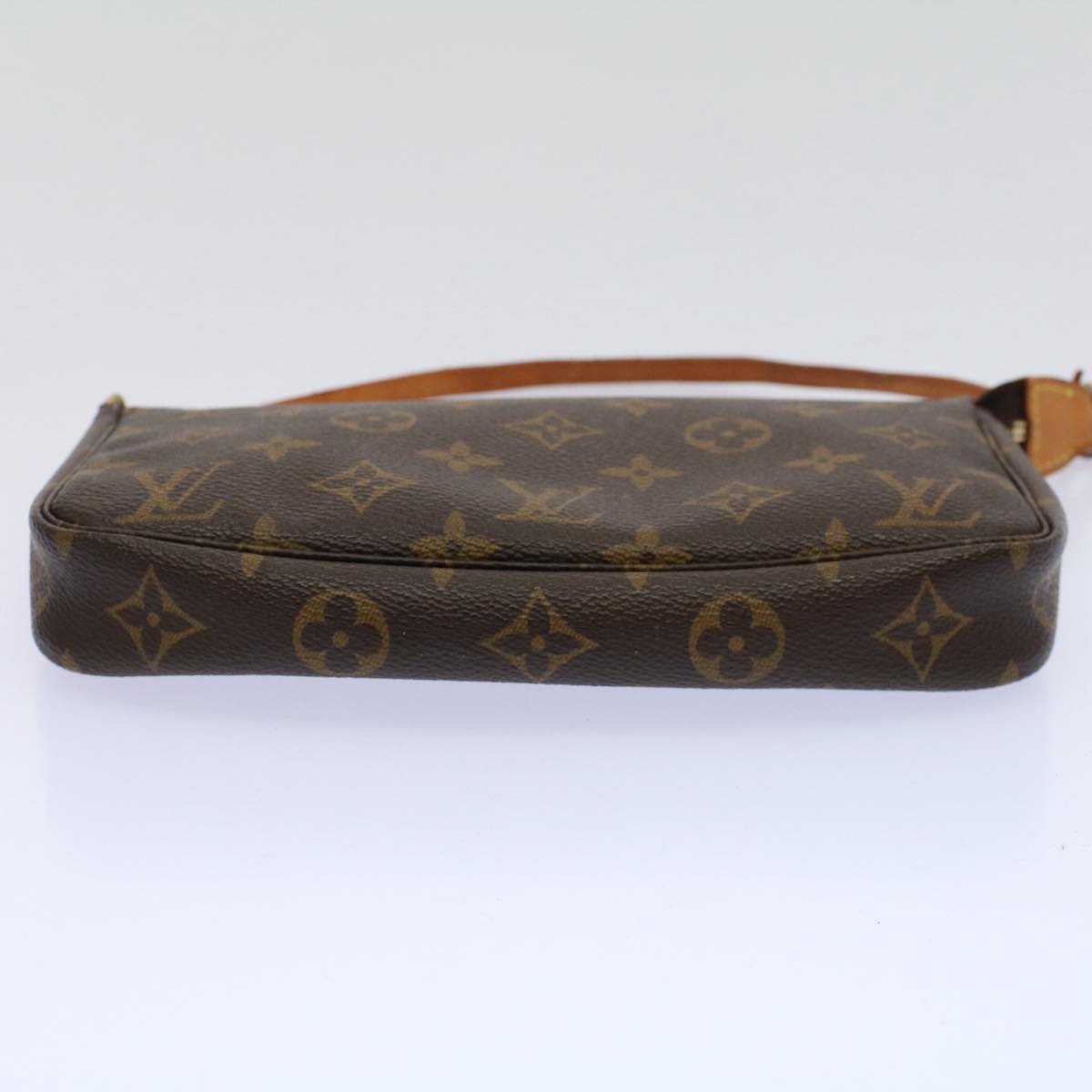 Louis Vuitton Pochette Accessoire  Canvas Clutch Bag ()