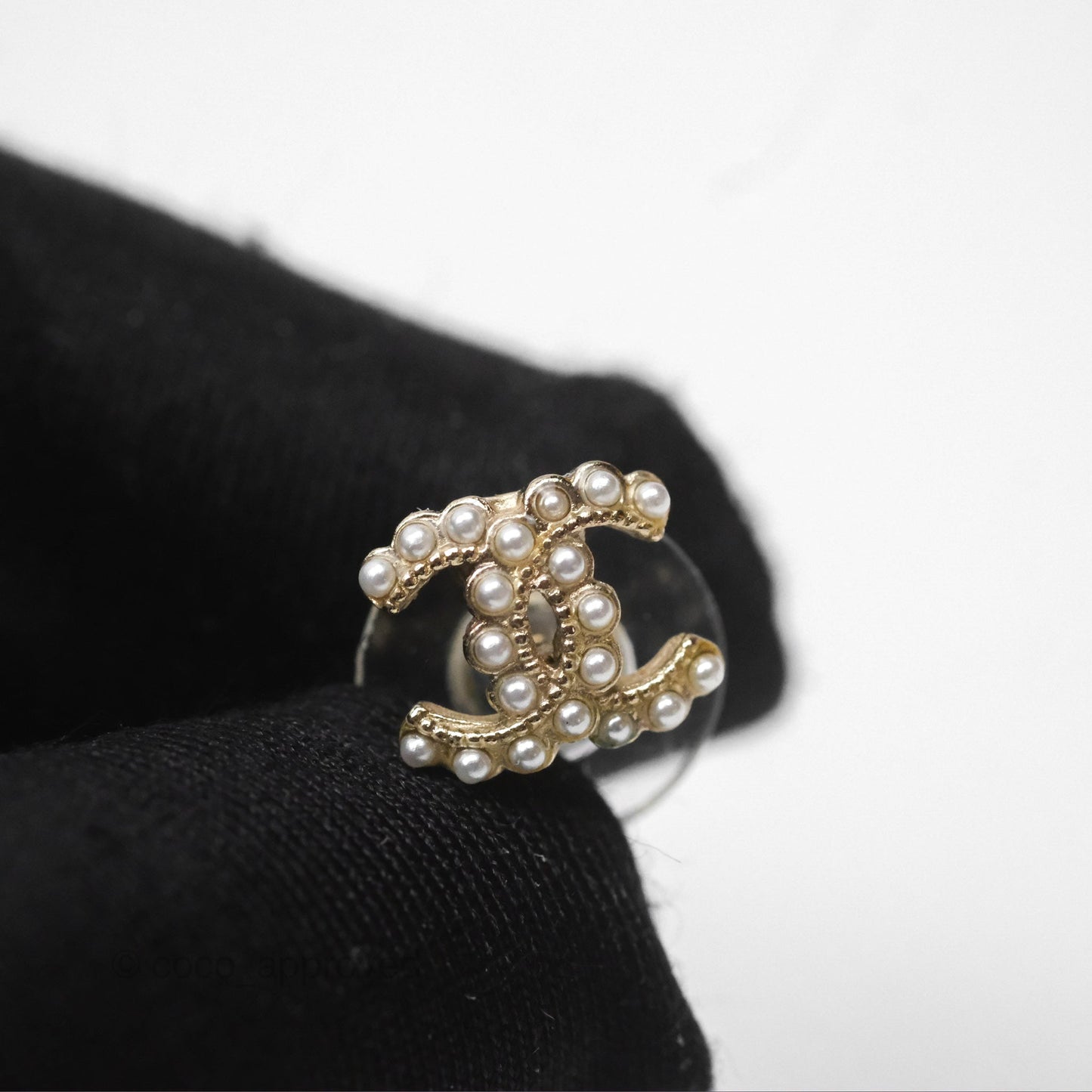 Chanel Pearl CC Earrings Gold Tone 20S