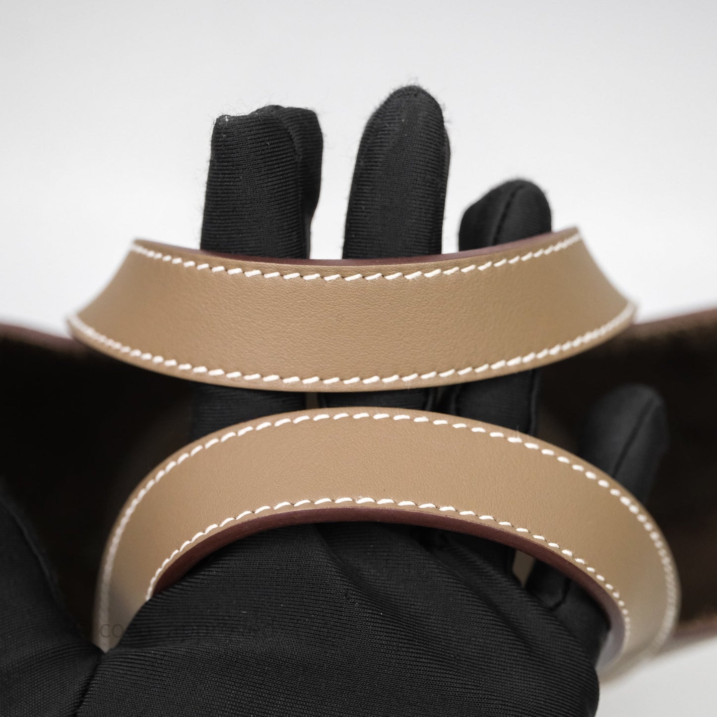 Hermès In-The-Loop 18 Etoupe Taurillon Clemence Veau Swift Gold Hardware