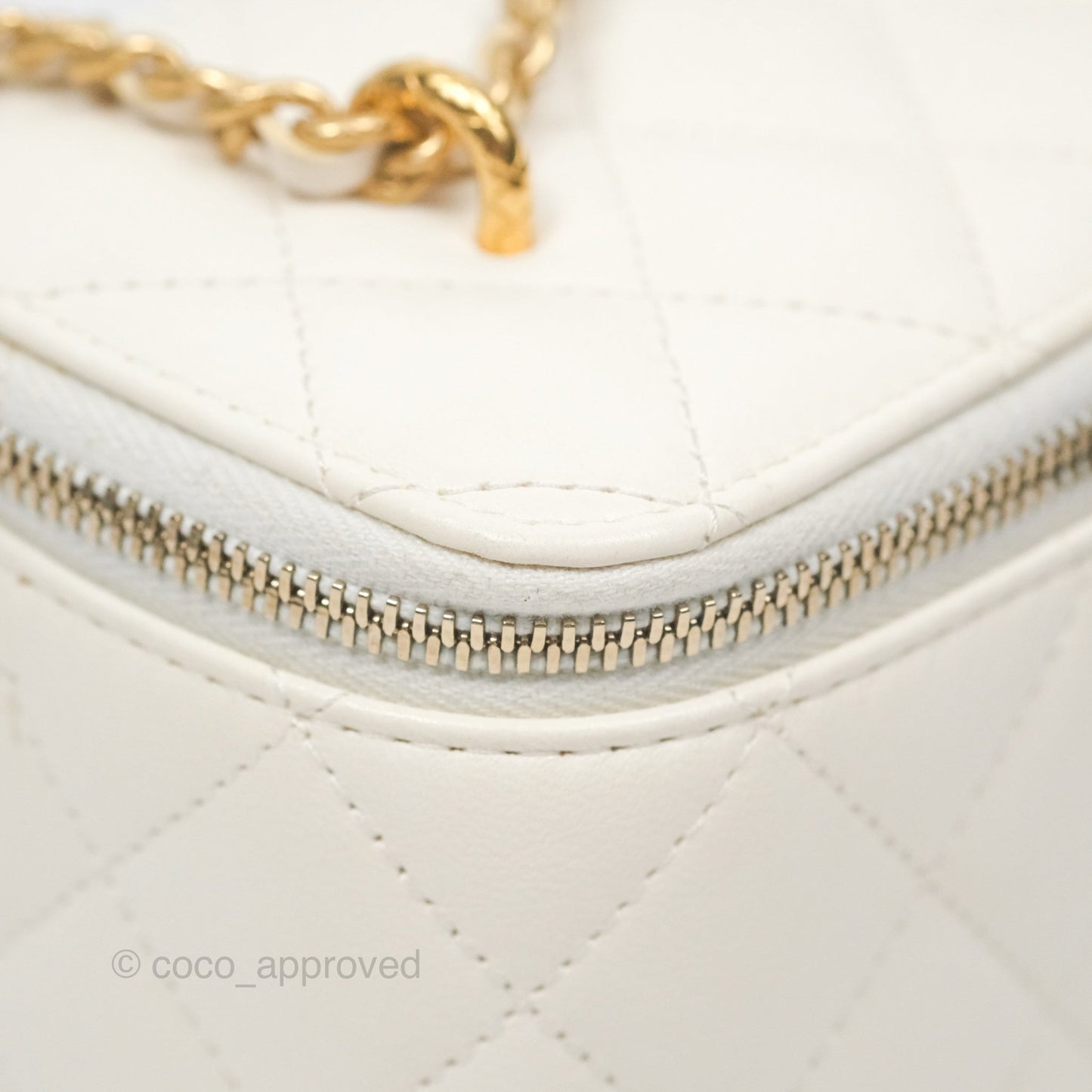 Chanel Vanity with Double Chain White Shiny Lambskin 23C