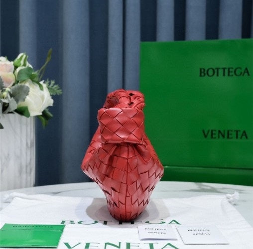 Luxury Bottega Veneta mini jodie 28 red lambskin