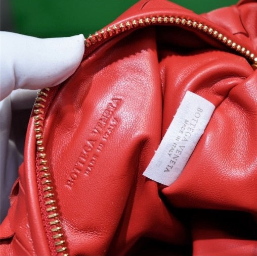 Luxury Bottega Veneta mini jodie 28 red lambskin