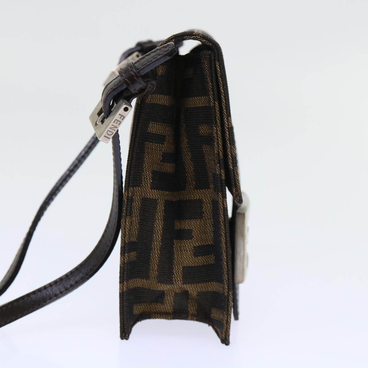 Luxury FendiZucca Canvas Mamma Baguette Shoulder Bag Brown Black52735
