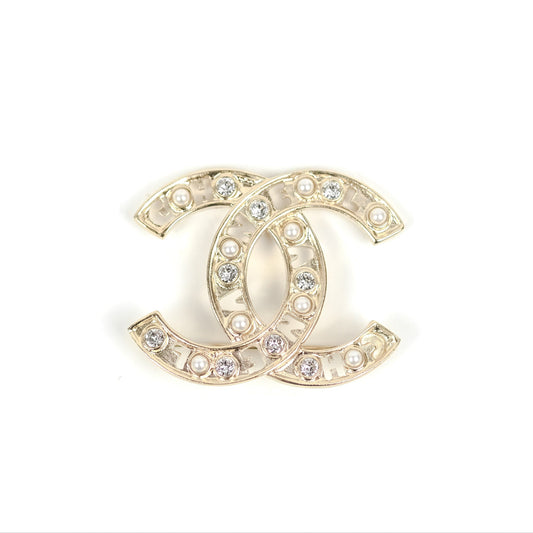 Chanel CC Pearl Crystal Logo Brooch Gold Tone 21K