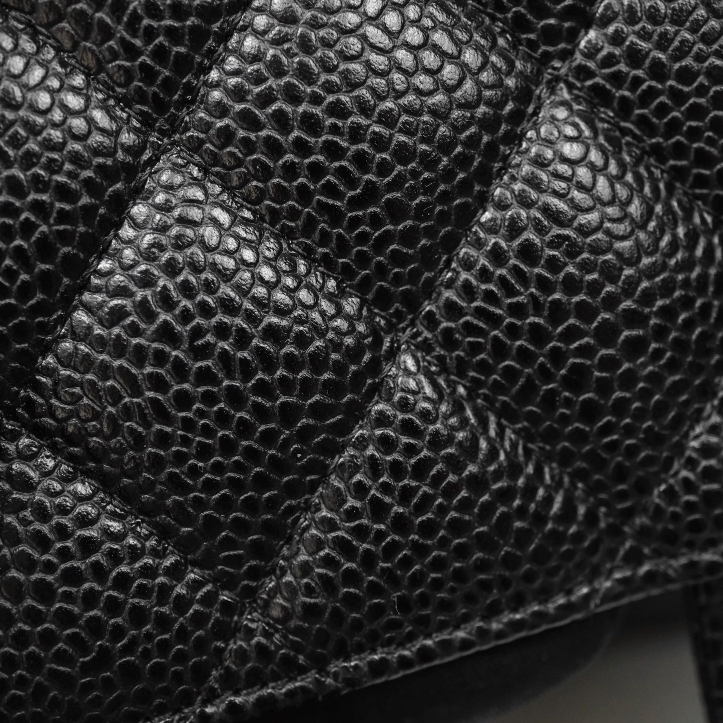 Chanel Classic M/L Medium Flap Quilted Black Caviar Gold Hardware