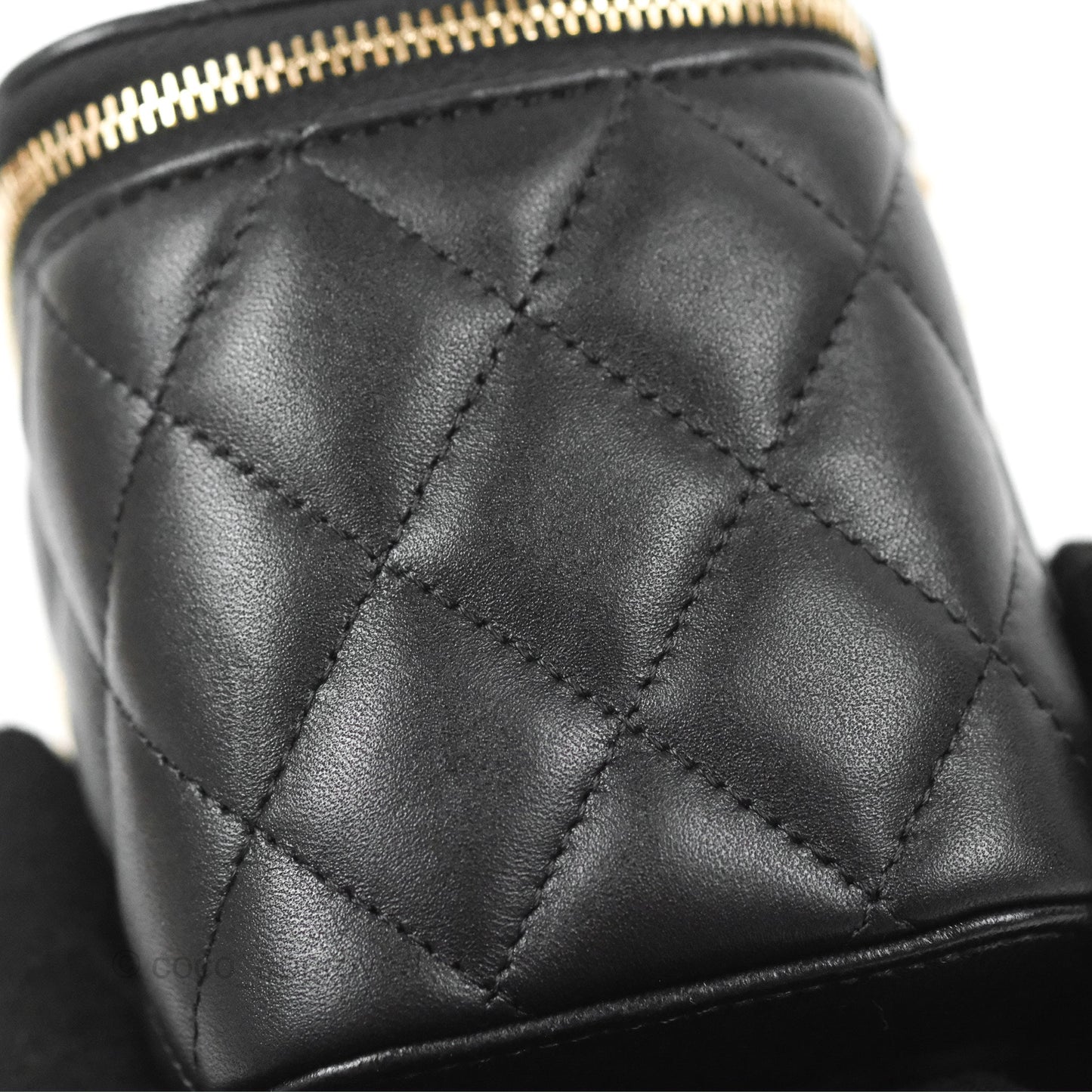 Chanel Metal Handle Vanity Rectangular Black Lambskin Gold Hardware 23A