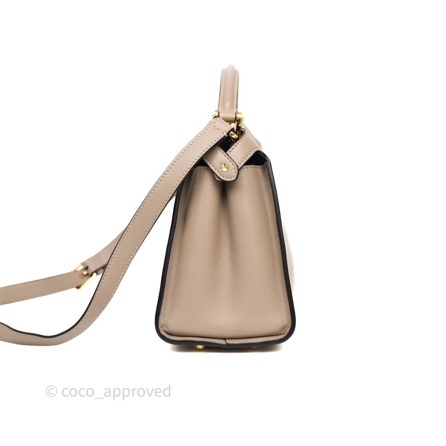 Fendi Peekaboo Iconic Essentially Bag Calfskin Beige