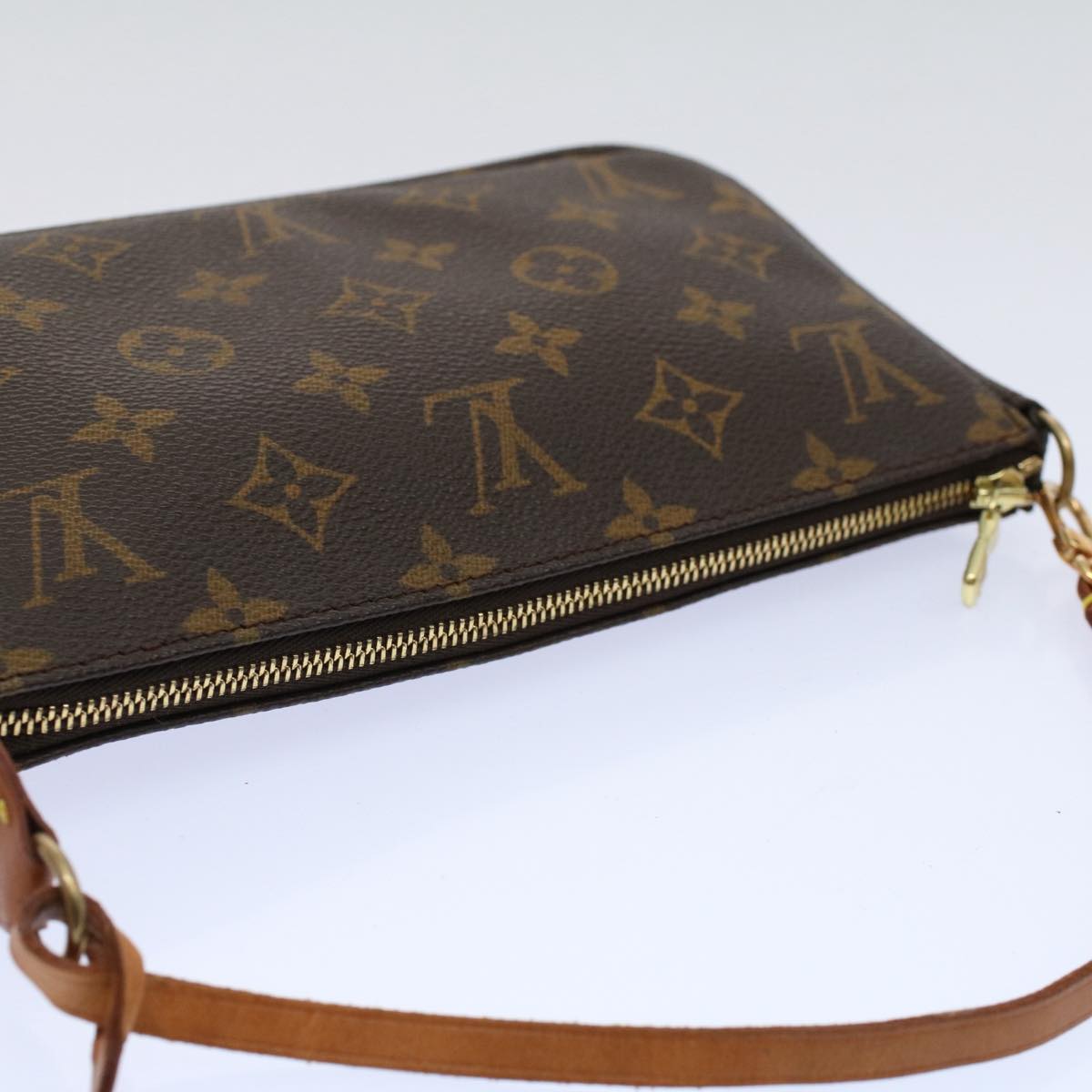 Louis Vuitton Pochette Accessoire  Canvas Clutch Bag ()