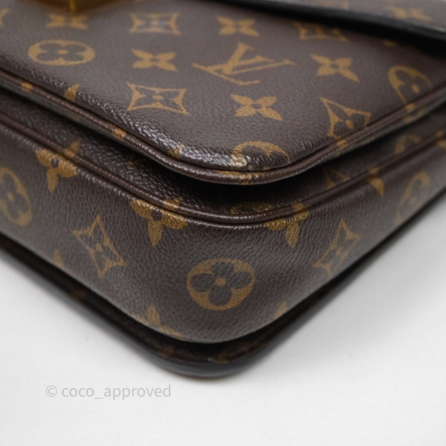Louis Vuitton Pochette Metis Monogram