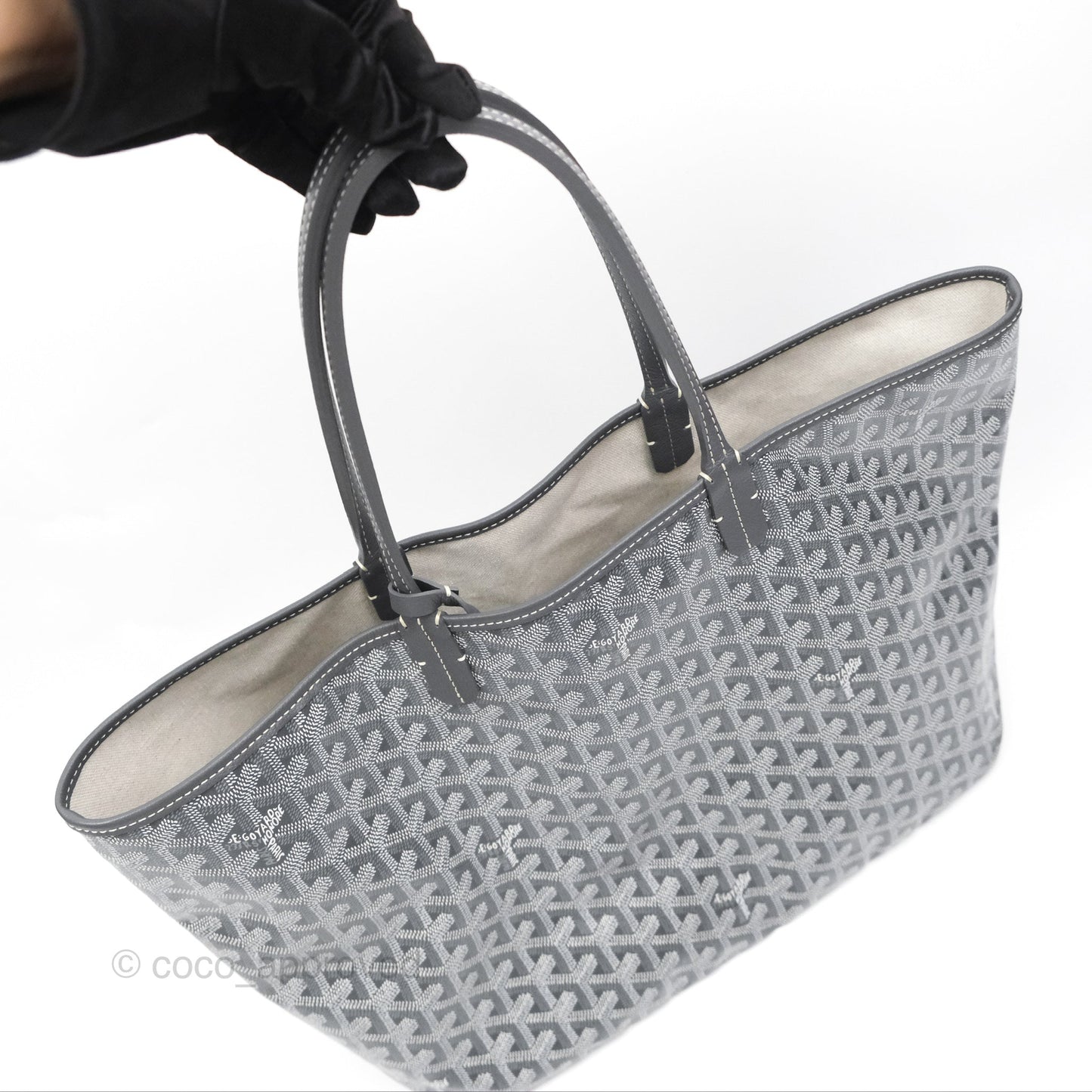 Goyard St Louis Tote PM ⁣⁣⁣⁣⁣⁣⁣⁣⁣⁣⁣⁣⁣⁣⁣⁣⁣⁣⁣⁣Grey Canvas
