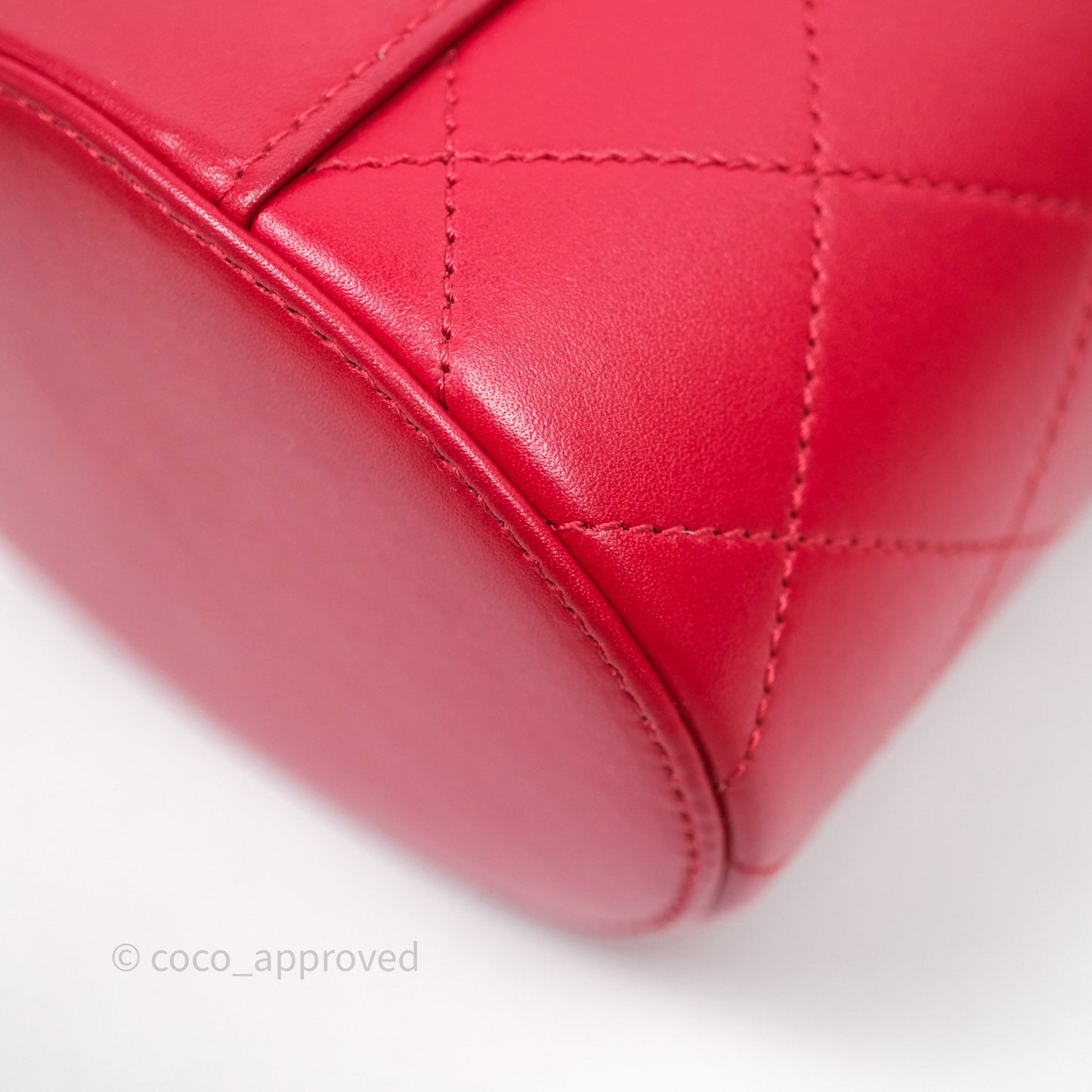 Chanel CC Vanity Case Red Calfskin Aged Gold Hardware