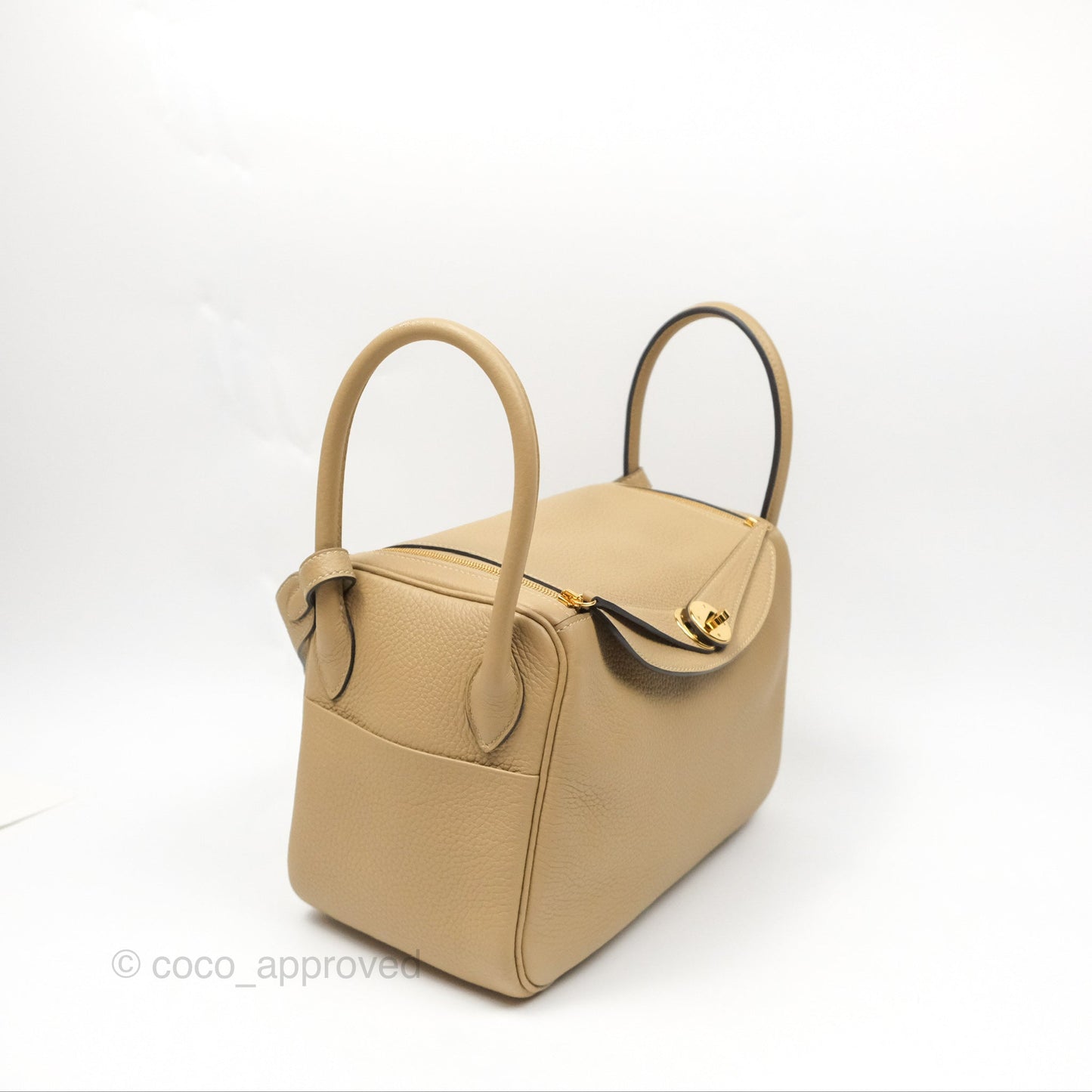 Hermès Lindy 26 Trench Clemence Gold Hardware