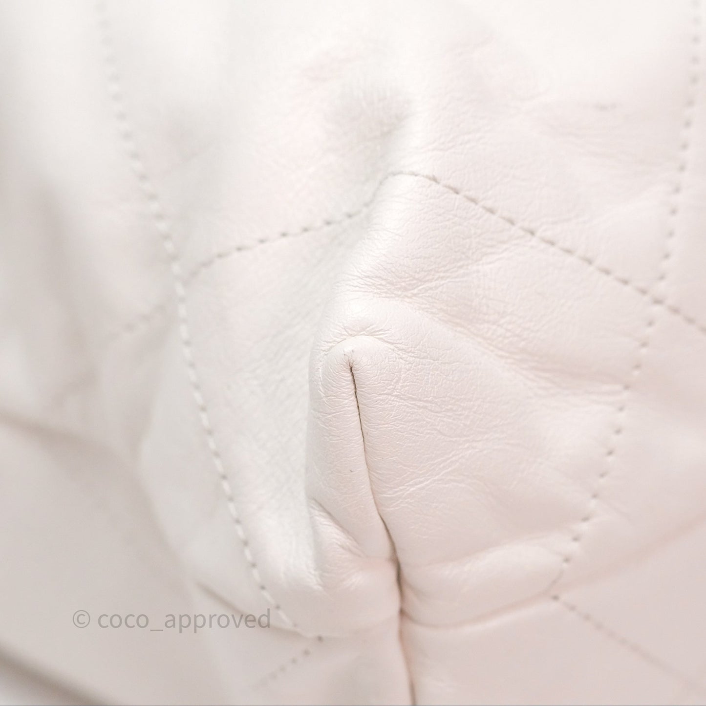 Chanel 22 Small White Shiny Calfskin Aged Gold Hardware