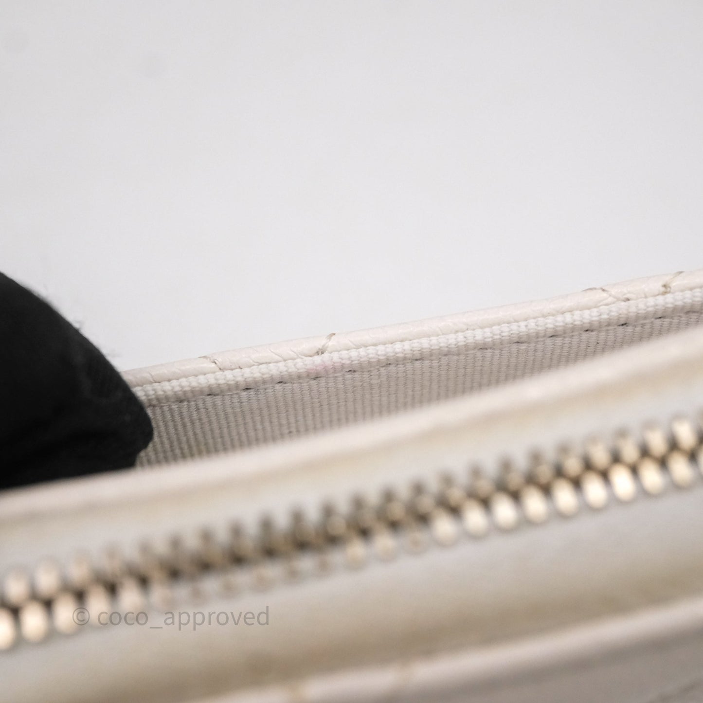 Chanel Classic Zipped Coin Purse White Caviar Gold Hardware