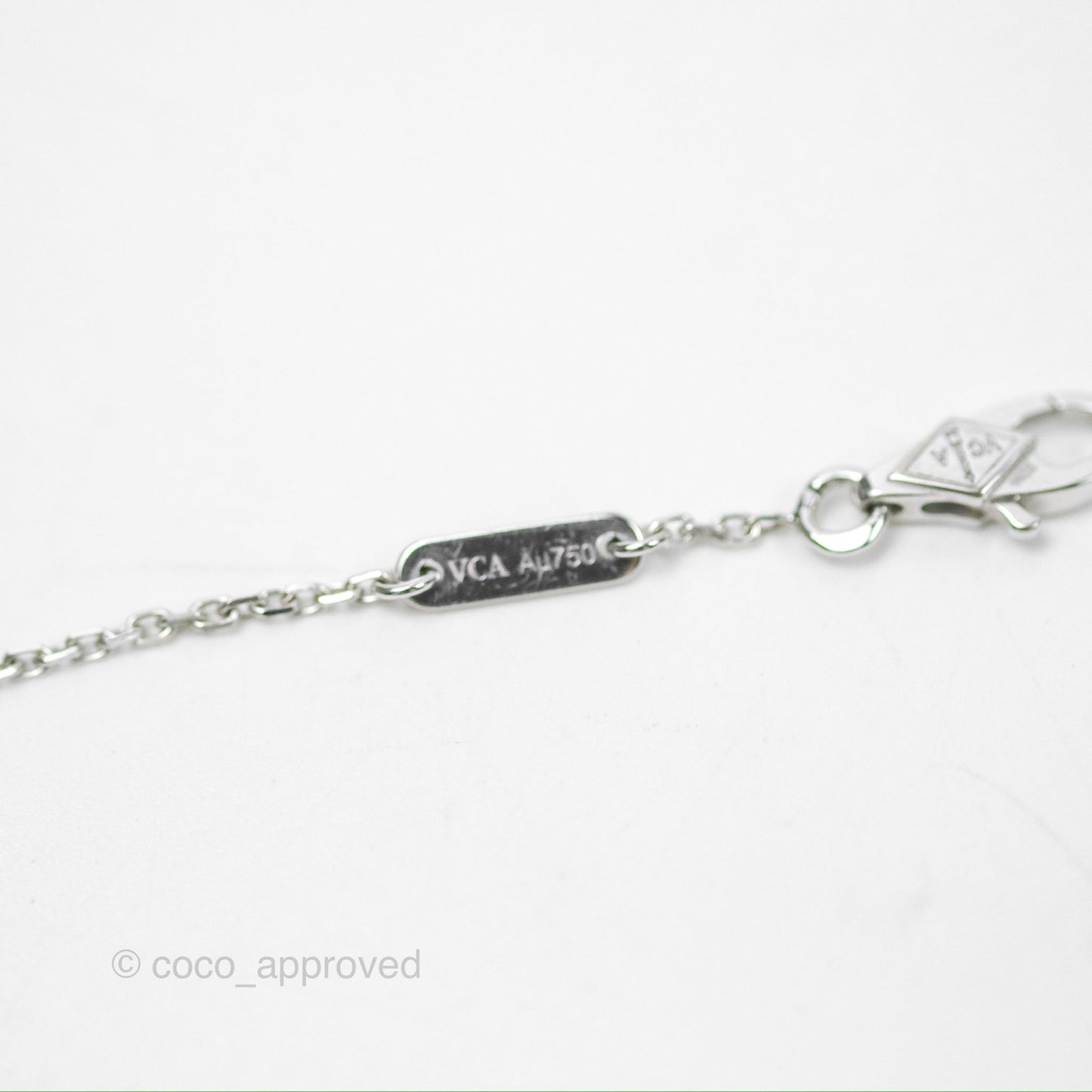 Van Cleef & Arpels Sweet Alhambra 1 Motif Bracelet White Gold