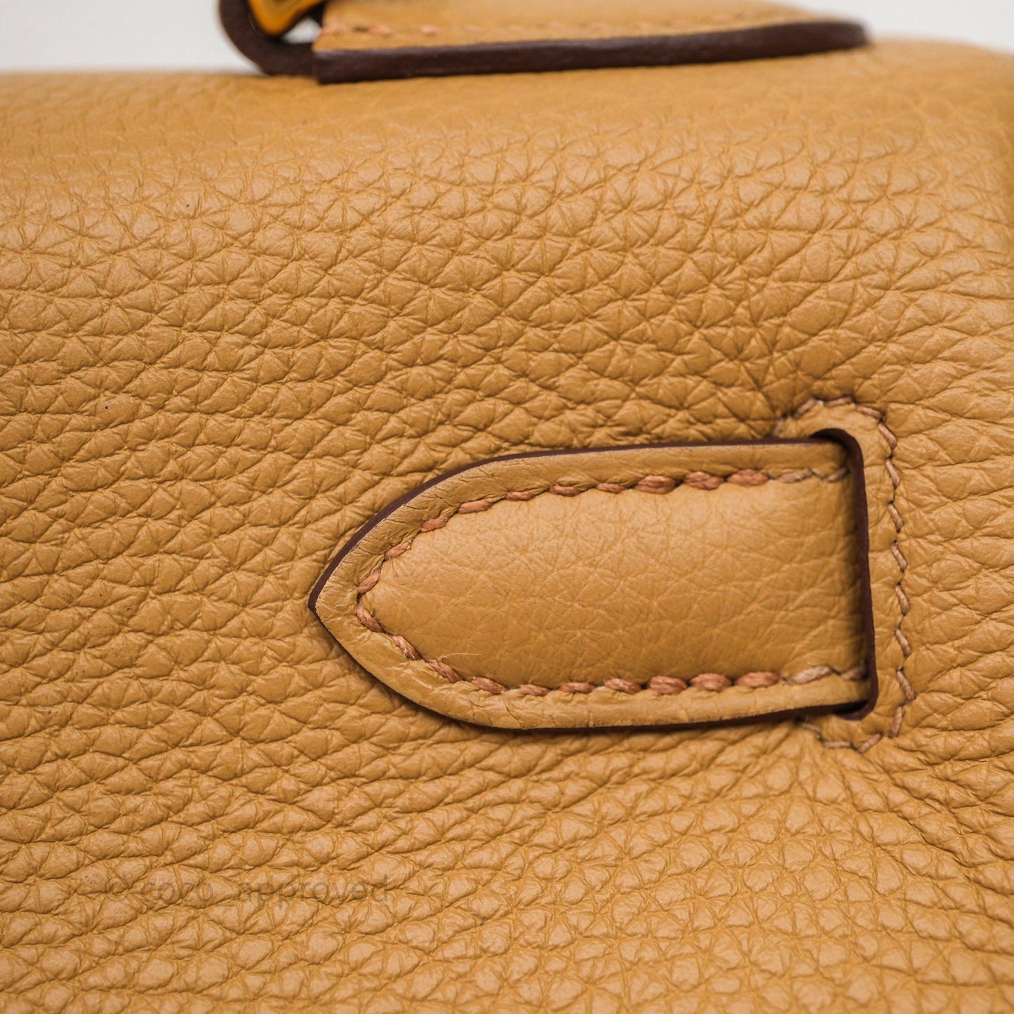 Hermès Kelly 28 Biscuit 4B Togo Gold Hardware