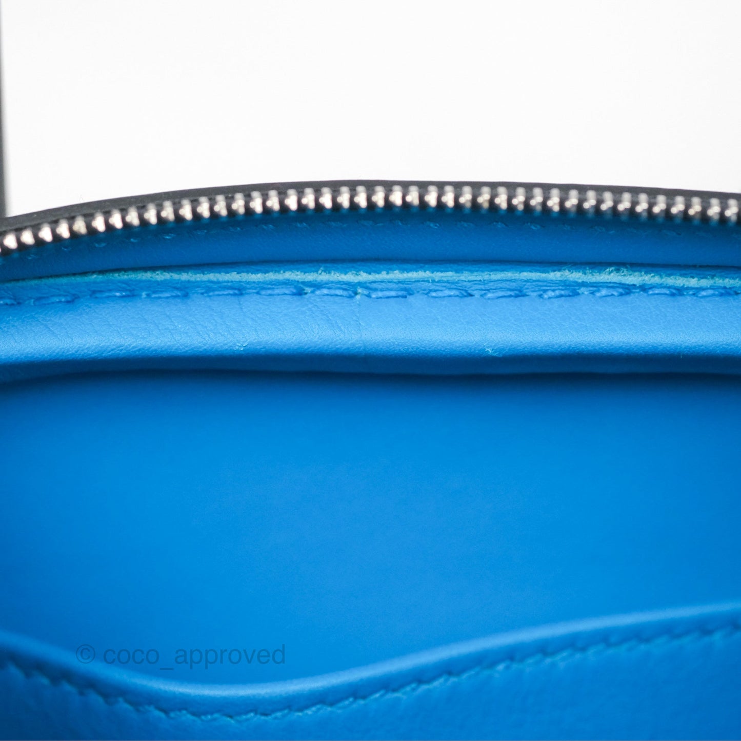 Hermès Lindy 26 Caban/Bleu Frida Swift Palladium Hardware