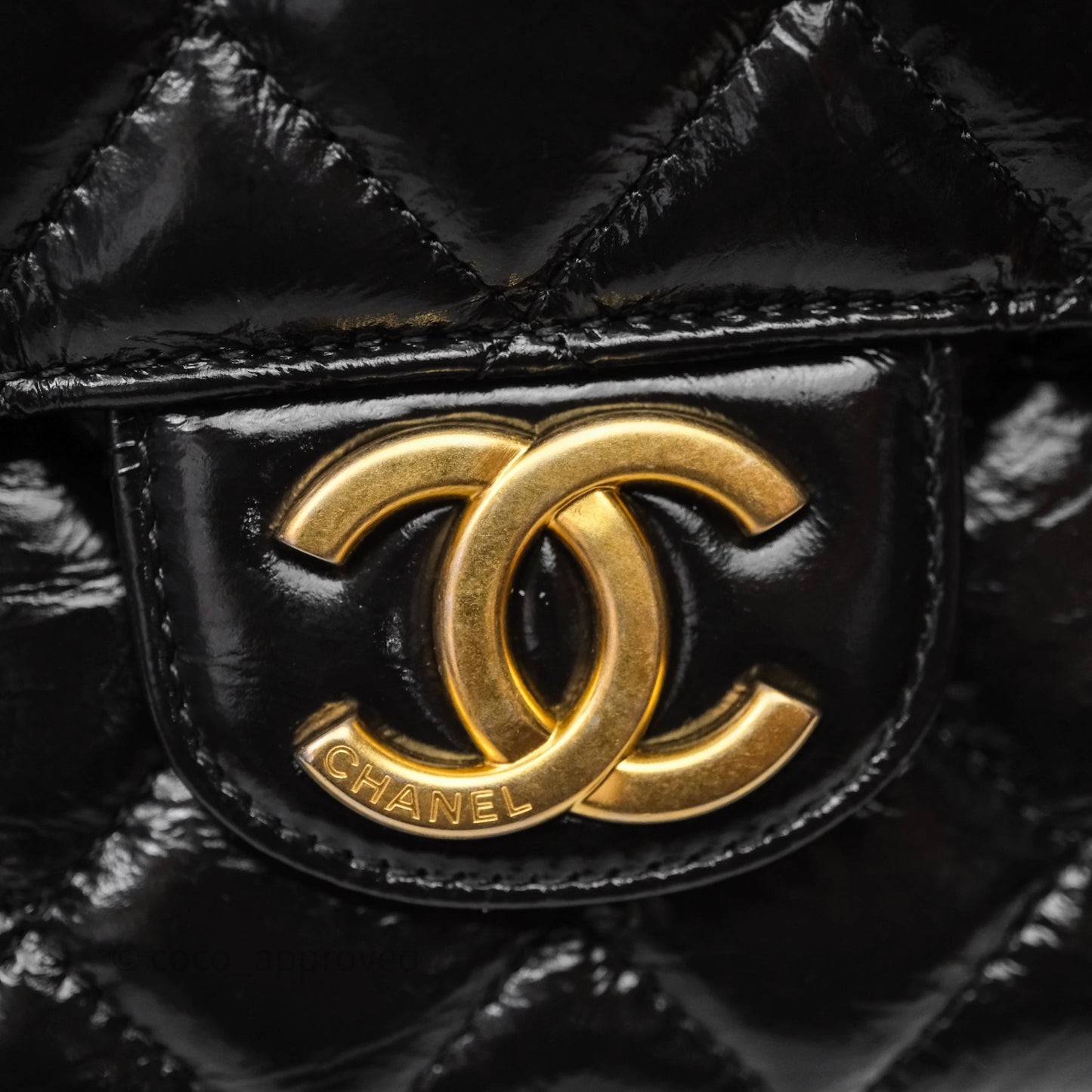 Chanel Medium Quilted Wavy CC Hobo Black Shiny Crumpled Calfskin Aged Gold Hardware