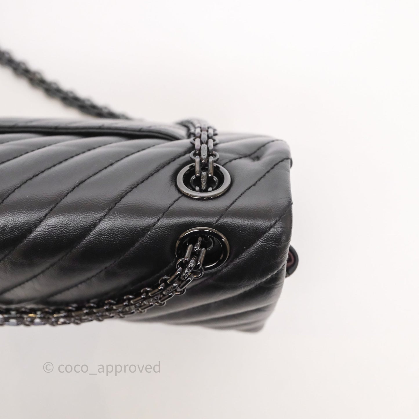 Chanel Reissue 225 Chevron Aged Calfskin So Black