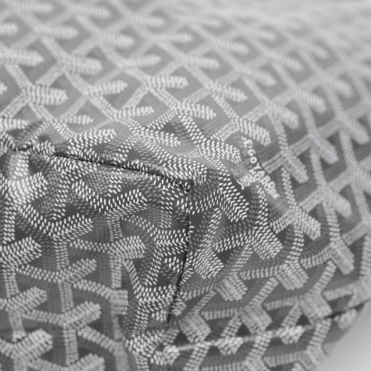 Goyard St Louis Tote PM ⁣⁣⁣⁣⁣⁣⁣⁣⁣⁣⁣⁣⁣⁣⁣⁣⁣⁣⁣⁣Grey