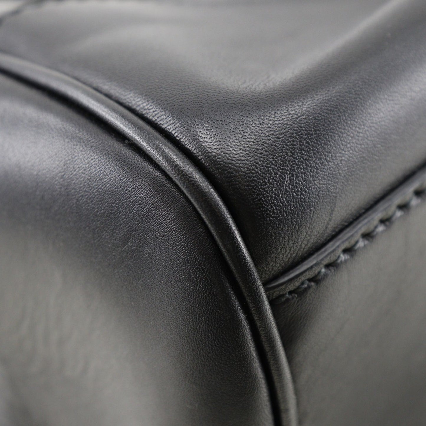 Luxury Bottega Veneta  Leather Handbag ()