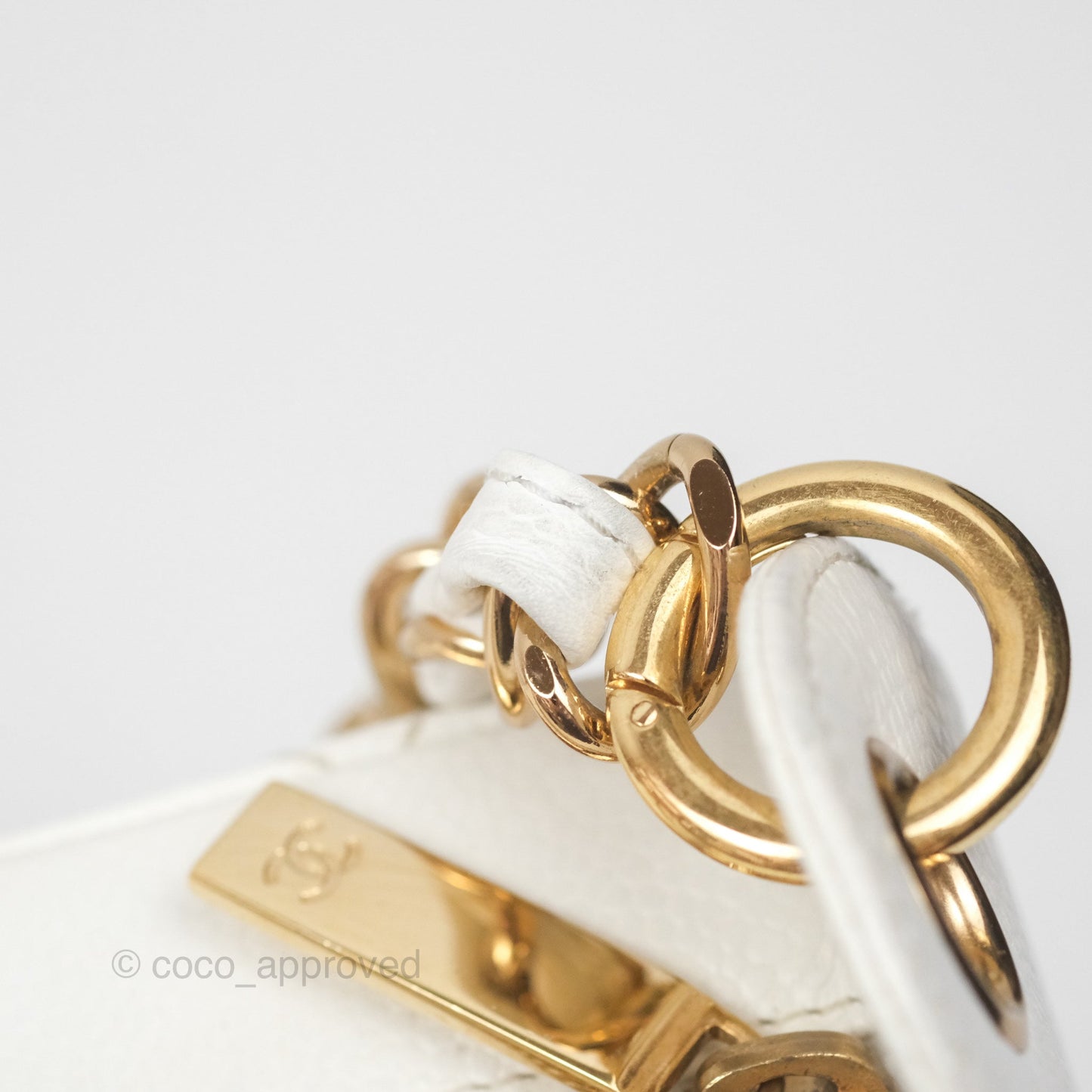 Chanel Vintage CC Quilted Shoulder Bag White Caviar Gold Hardware