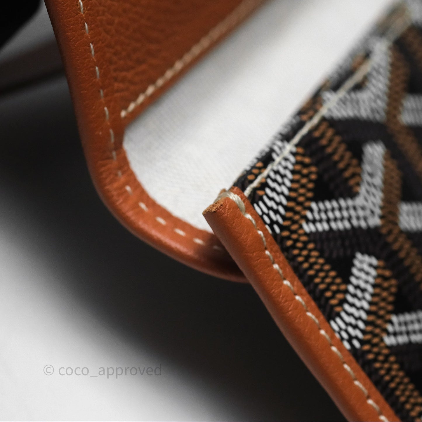Goyard Saint Louis Tote PM⁣⁣⁣⁣⁣⁣⁣⁣⁣⁣⁣⁣⁣⁣⁣⁣⁣⁣⁣⁣ Black/Tan