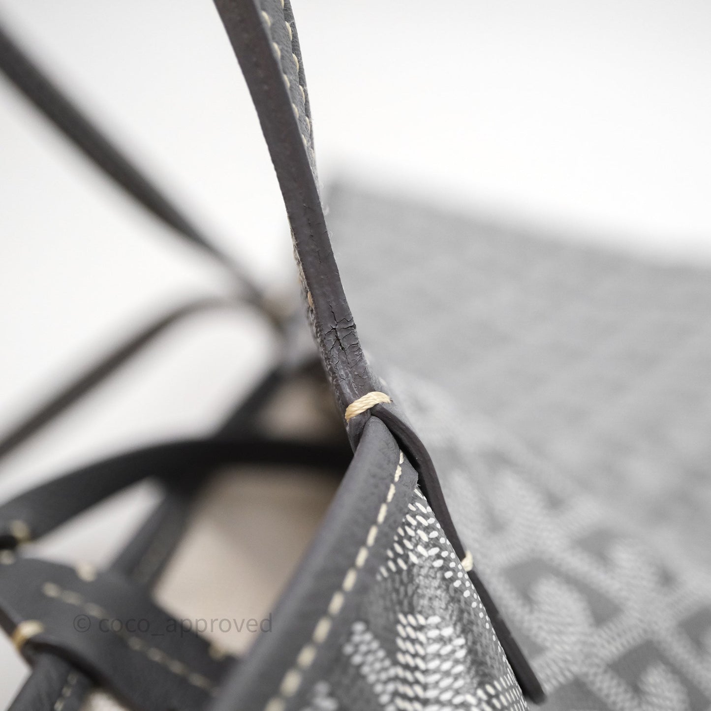 Goyard St Louis Tote PM ⁣⁣⁣⁣⁣⁣⁣⁣⁣⁣⁣⁣⁣⁣⁣⁣⁣⁣⁣⁣Grey