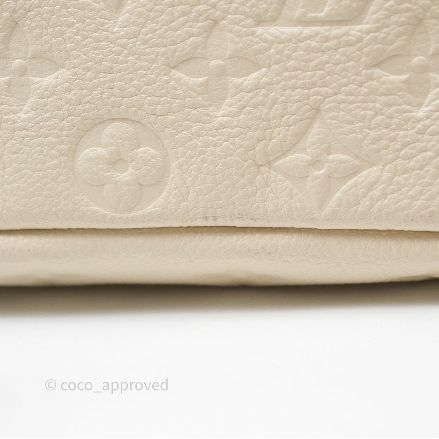 Louis Vuitton Artsy Monogram Empreinte MM Ivory