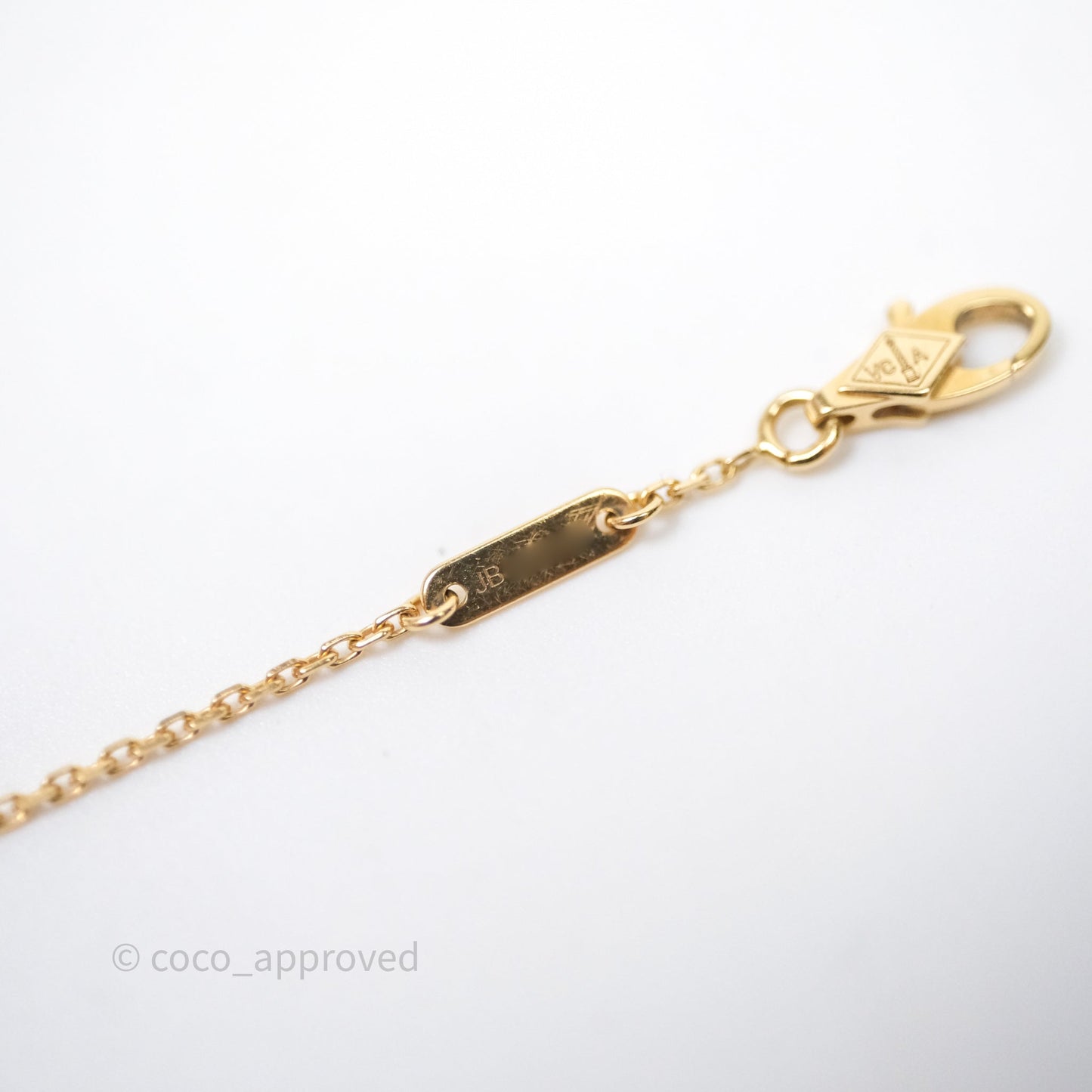 Van Cleef & Arpels Sweet Alhambra Pendant Bracelet White Mother-of-pearl Gold