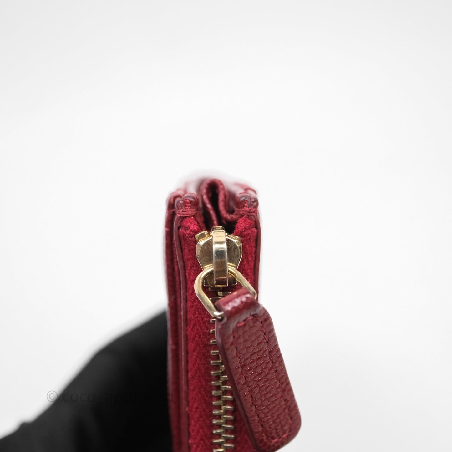 Chanel Classic Caviar Zipped Card Holder Burgundy Gold Hardware